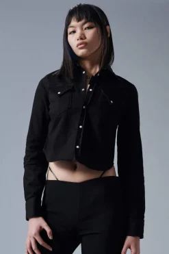 Black Bull Wash Icon Western Cropped Shirt