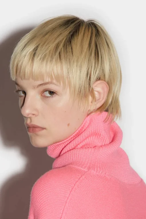 D2 Statement Turtleneck